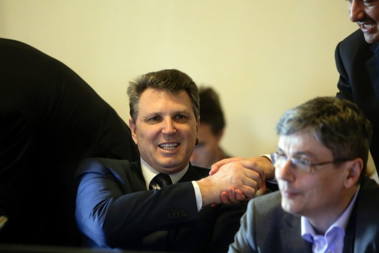 Sputnik îi ia apărarea lui Iulian Iancu, în fața lui Iohannis