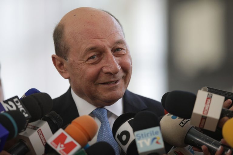 Traian Băsescu, despre Mircea Diaconu: Arăta în faţa Ateneului Român ca un aurolac de prin Cişmigiu