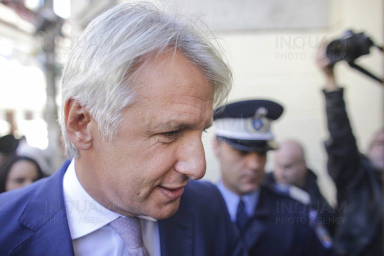 Nebunia pomenilor electorale atinge paroxismul: Teodorovici vrea să plătească anticipat pensii din 2021