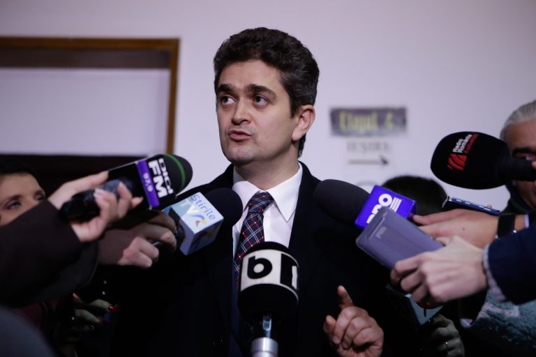 Paleologu, despre Tăriceanu și Ponta: Disperarea unei bătrâne cocote pe care nu o mai vrea nimeni şi amantul tânăr
