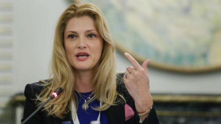Ministrul de Externe, Ramona Mănescu, ALDE: Rămân în Guvern