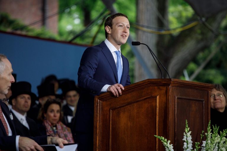 Mark Zuckerberg, dat în judecată de procurorul Washingtonului, în legătură cu dosarul Cambridge Analytica