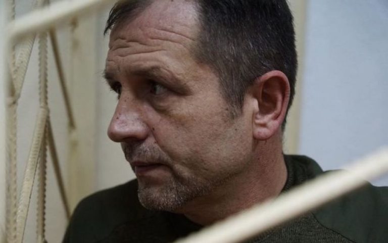 „Mi-au pus o pernă pe față”. Mărturiile unuia dintre prizonierii ucraineni eliberați de Rusia