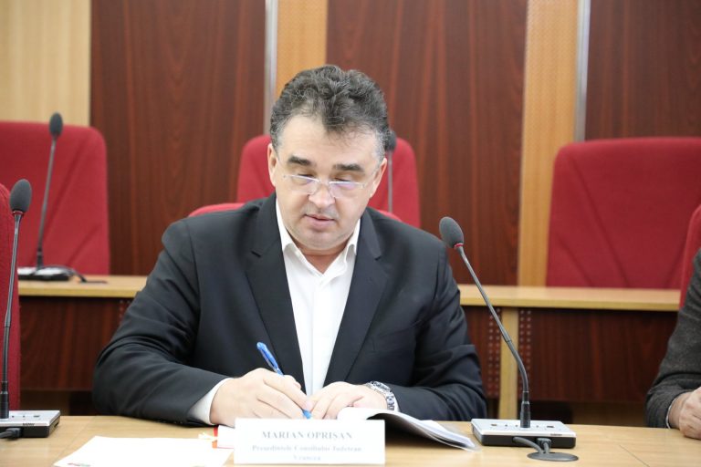 Oprișan s-a luat de echipa ProTV care a realizat un reportaj despre problemele din Vrancea