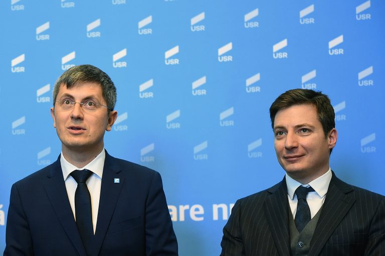 Andrei Caramitru: Barna joacă un joc periculos. Ia pozițiile PSD și ale propagandei ruse