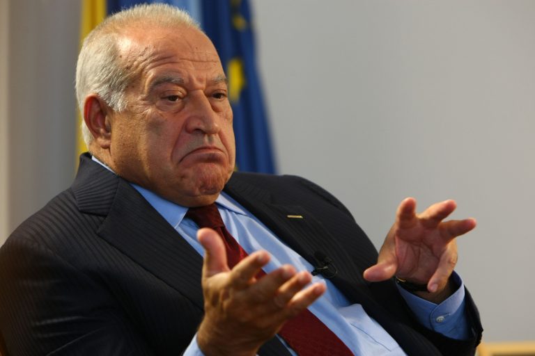 Mugur Isărescu a girat publicarea lui „Felix” la Ed. Academiei Române