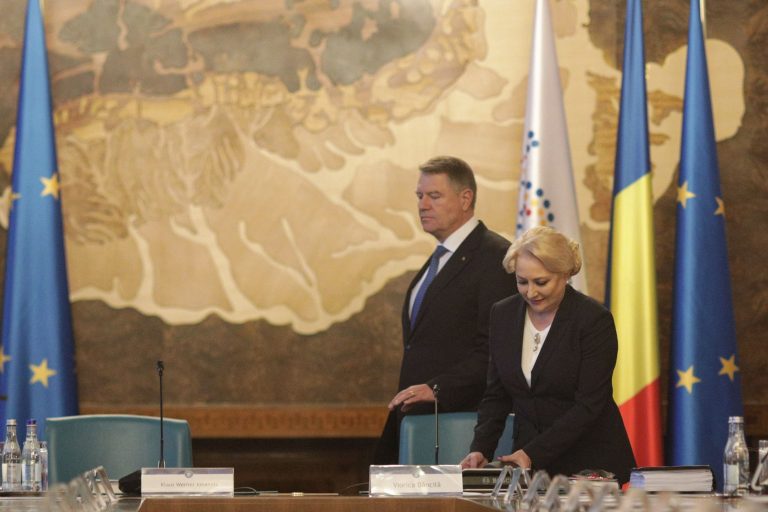 Viorica Dăncilă l-a sunat pe Klaus Iohannis pentru propunerile miniştrilor interimari