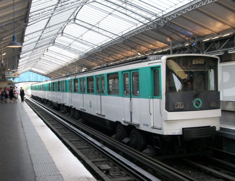 Transportul în comun din Paris intră în grevă! MAE atenționează
