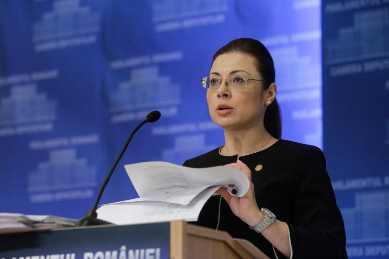 Oana Florea, în cărți pentru şefia Comisiei Parlamentare de Control al SRI