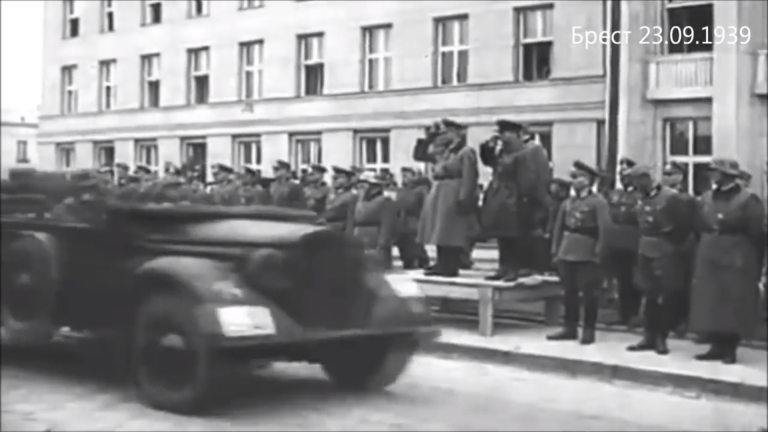 VIDEO: Parada sovieto-nazistă, din 1939, despre care naționaliștii și comuniștii ruși spun că nu a existat