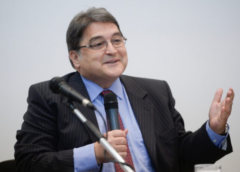 De ce ar trebui să fie românii optimiști. Un exercițiu de admirație propus de Emil Hurezeanu