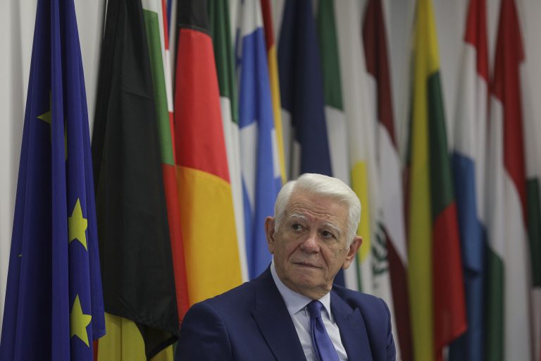 Teodor Meleșcanu, lăsat în offside de colegii din ALDE