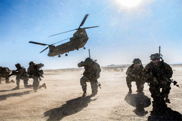 SUA retrag mii de militari din Afganistan şi vor închide mai multe baze militare