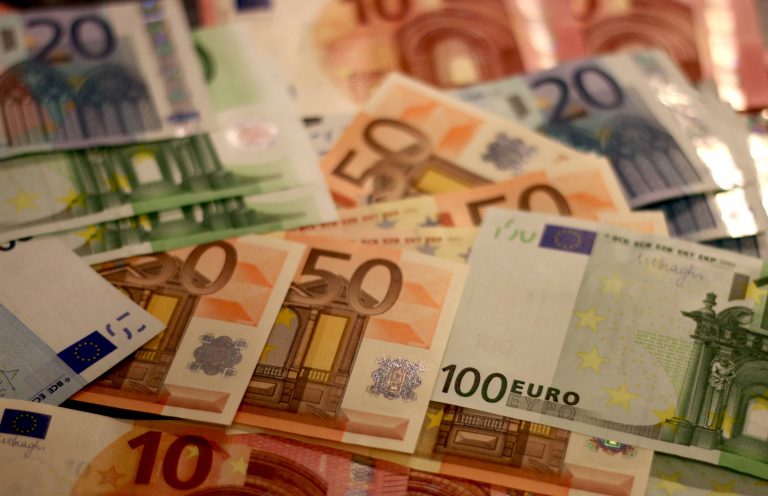 Olanda va împrumuta 50 de miliarde de euro pentru a-şi susţine economia