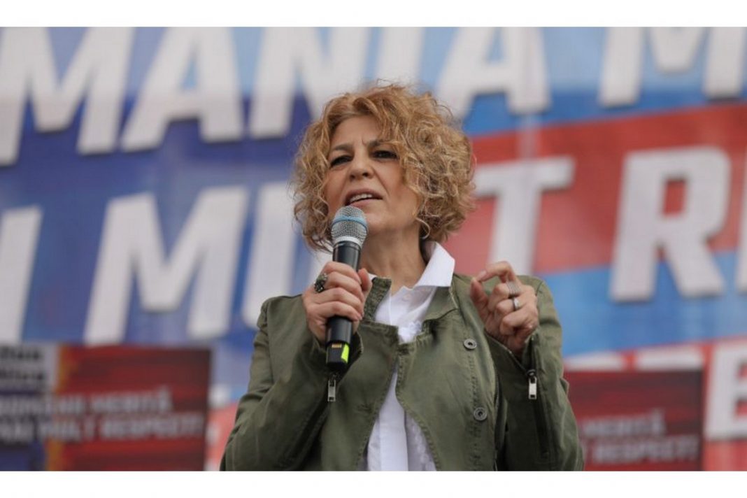 carmen-avram