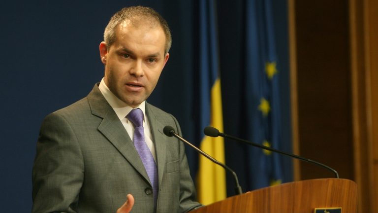 Funeriu, către Tudor Gheorghe: Mizerabile rapsod! Pune-te, mă, în genunchi în fața copiilor acestei țări și cere-le iertare!