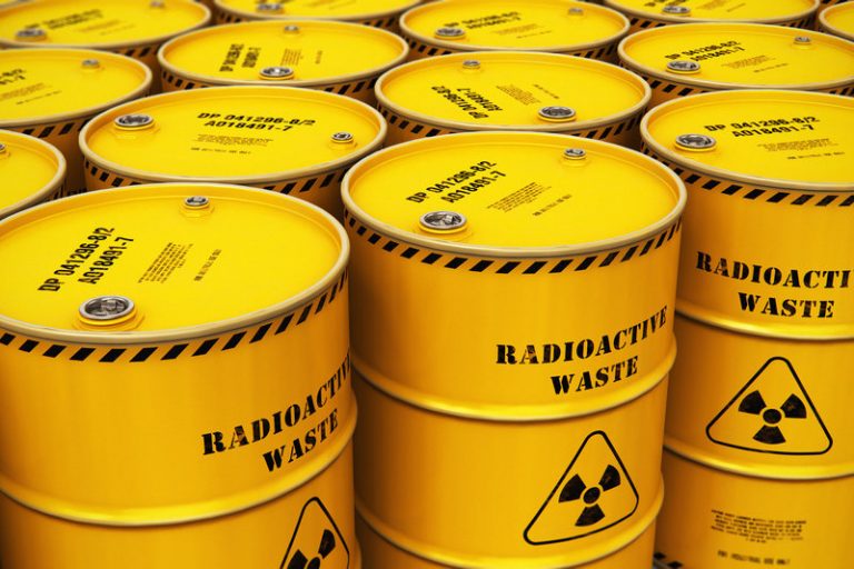 Nereguli grave descoperite la trei situri de deșeuri nucleare din Rusia