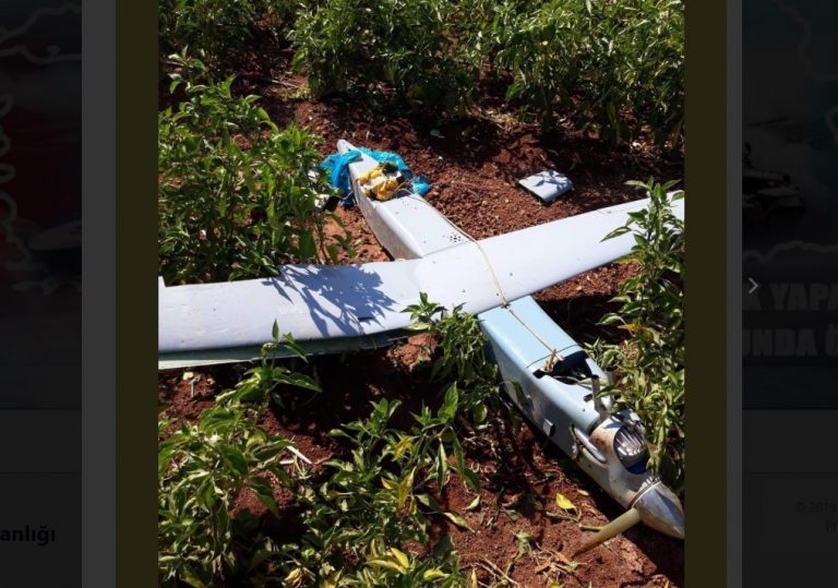 Aviația turcă a doborât o dronă misterioasă la granița cu Siria