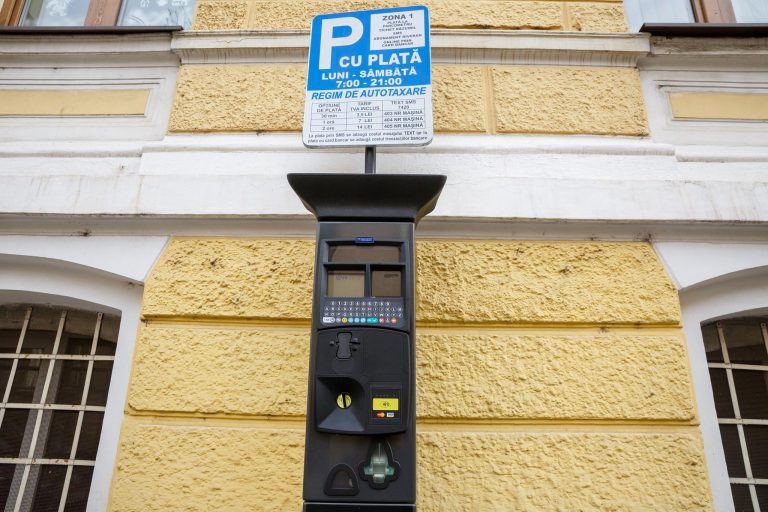 Primăria Capitalei vrea să cumpere parcometre cu 15.000 de euro bucata