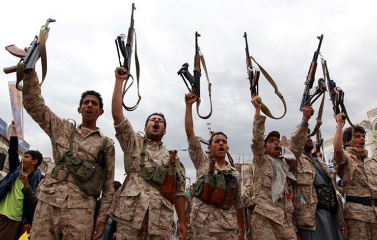 Măcel în Yemen: 200 de soldaţi guvernamentali ucişi de insurgenţi, peste 1.000 capturaţi