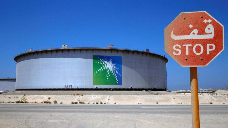 Arabia Saudită a pierdut jumătate din producția de petrol din cauza atacurilor cu drone