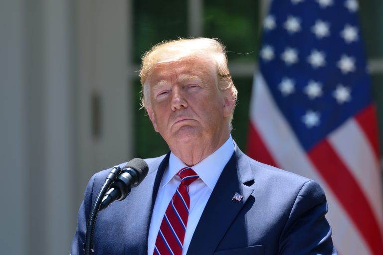 Casa Albă, acuzată că a încercat să ”închidă” toate arhivele legate de convorbirea Trump – Zelenski