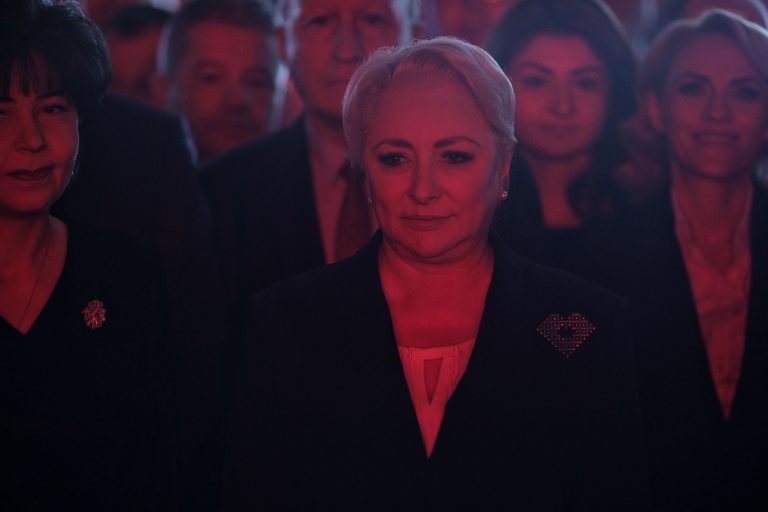 PSD și-a lansat “gospodina” în cursa pentru Cotroceni. Cine face cărțile și cum arată calculele în partid