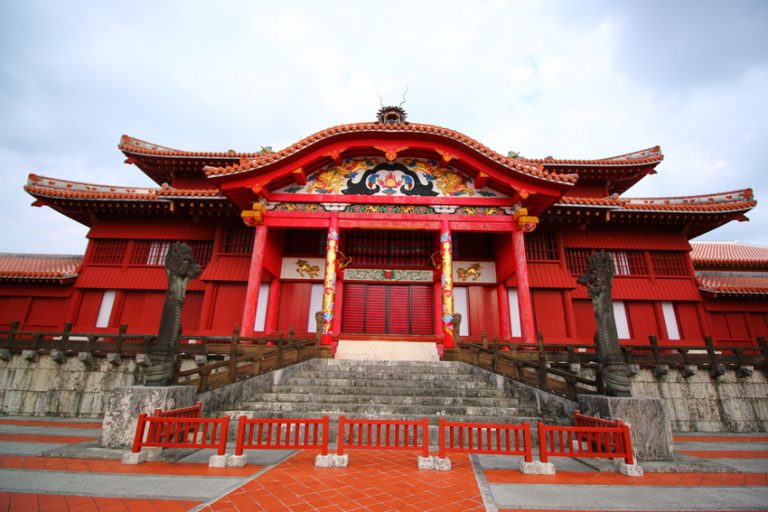Castelul Shuri din Okinawa, inclus în patrimoniul mondial UNESCO, a fost distrus de un incendiu