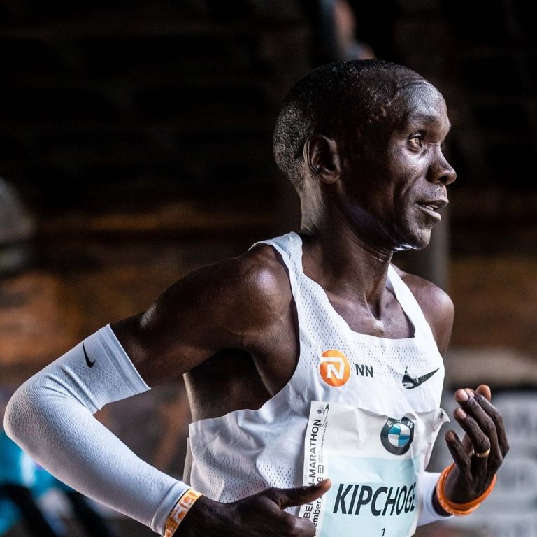 VIDEO 40 de kilometri în 2 ore. De ce nu e omologat recordul lui Kipchoge