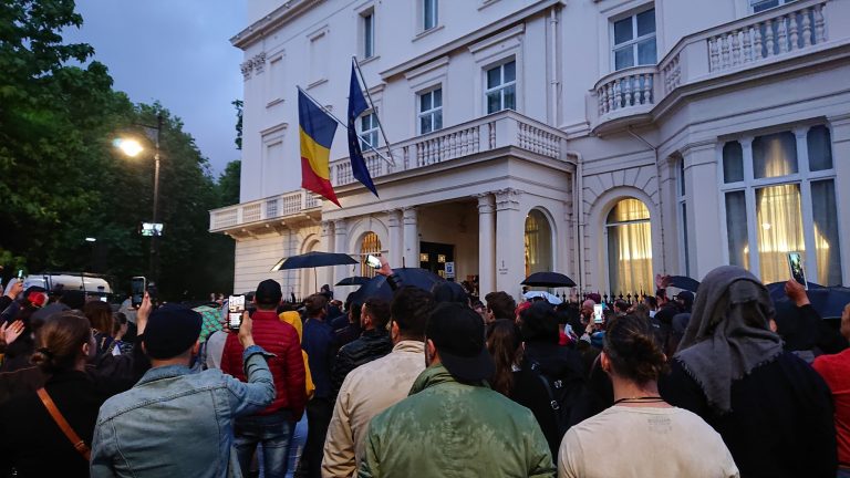 Românii din Diaspora ar putea avea peste 800 de secții de votare la prezidențiale