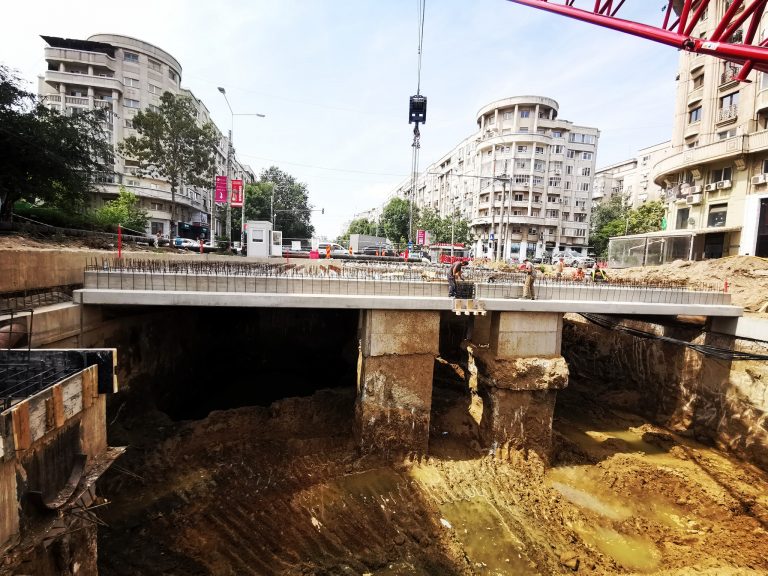 Bulevardul Decebal s-ar putea redeschide abia la iarnă. Termenul inițial era 15 septembrie