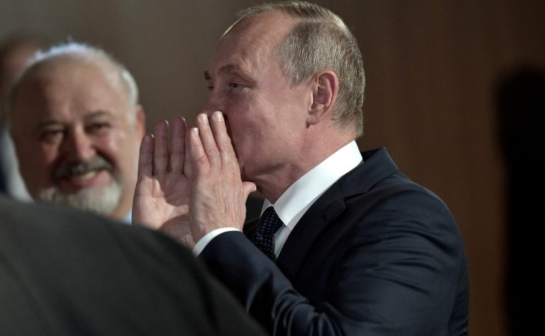 Facebook a suspendat reţele ale “bucătarului lui Putin”, care influenţau politica în opt state