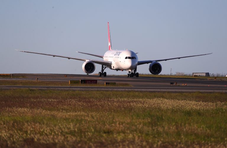 Secondary Băneasa airport to reopen in time to ease travel difficulties