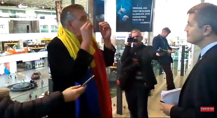 VIDEO | Barna, întâlnire cu un nemulțumit care i-a cerut să nu lase PNL singur la guvernare