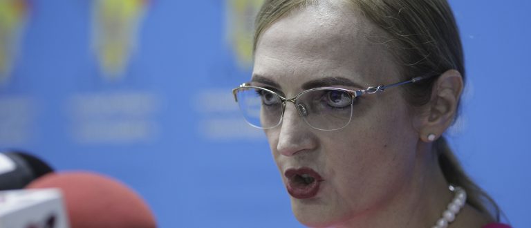 Lia Savonea îi face plângere la CCR Anei Birchall pentru subminarea CSM