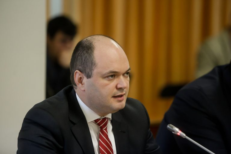 Economist: În perioada următoare, n-ar trebui să mai luăm în discuţie creşteri de taxe