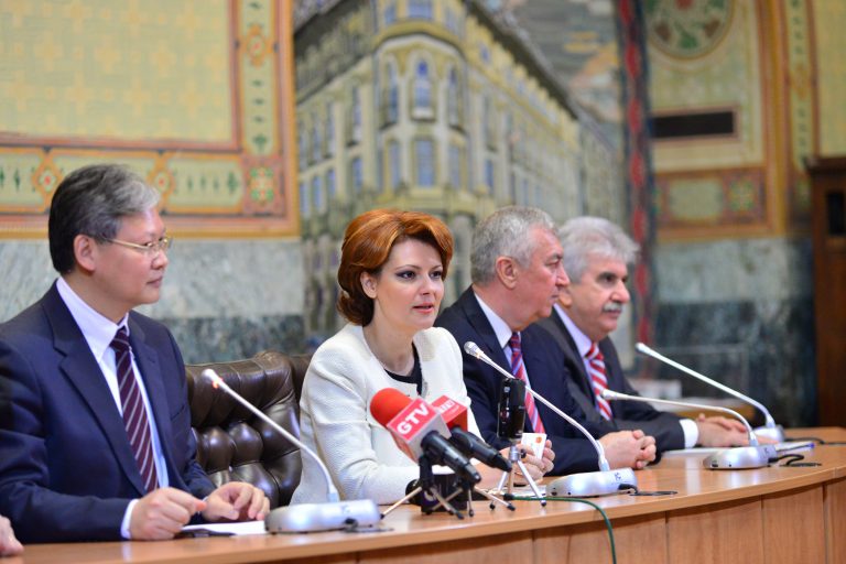 ”Cercul de fier” din spatele Vioricăi Dăncilă și manevrele din spatele moțiunii