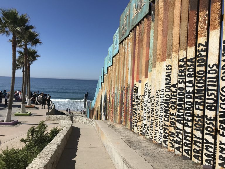 SUA vor colecta ADN-ul migranţilor intraţi ilegal în ţară