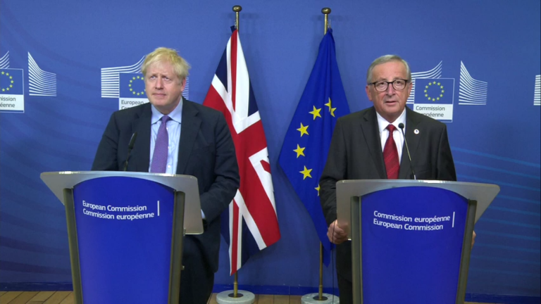 UE și Marea Britanie au ajuns la un „un acord nou și minunat!”/ Reacții agresive la Londra: „Acordul trădării nu va uni ţara”