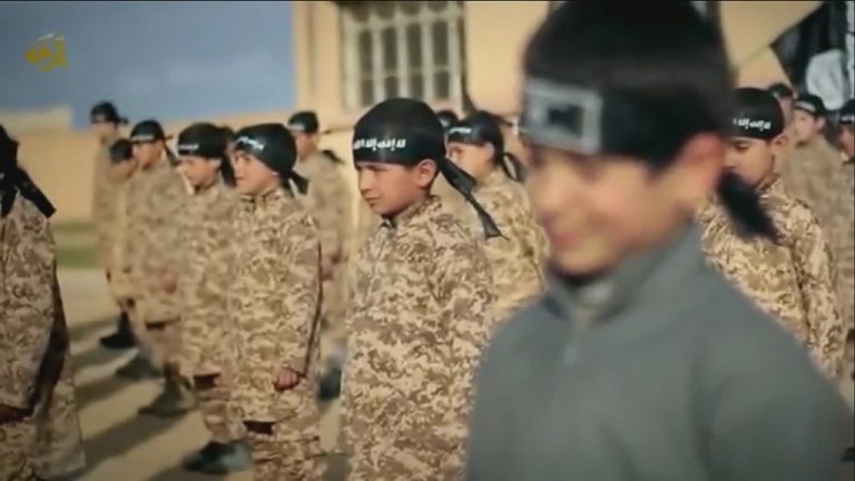Închisoarea Hasakah, „văgăuna” jihadiștilor ISIS. Copiii sunt numiți aici „leișorii califatului”