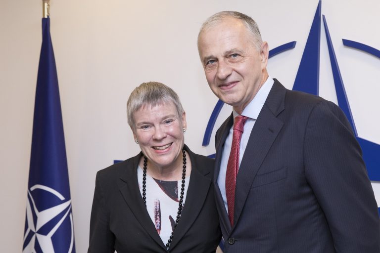 Mircea Geoană și-a început azi mandatul la NATO