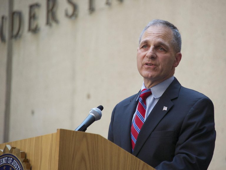 Louis Freeh, consultantul dubios care îl plătește pe Giuliani, de la director FBI la reprezentantul unor clienți corupți (Washington Monthly)