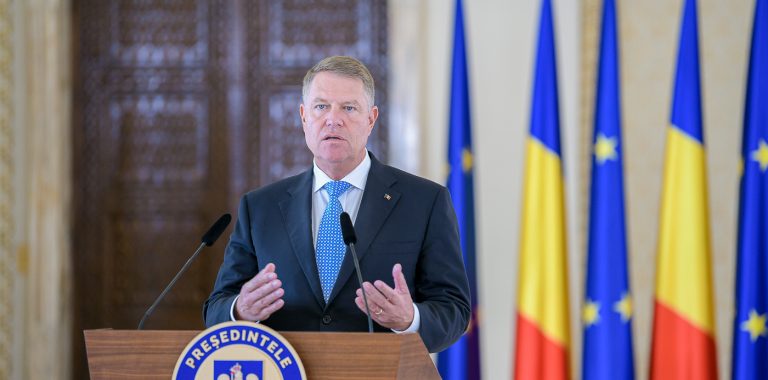 Iohannis a anunţat când încep consultările și cum vor avea loc: Guvernul a căzut victima unor orgolii politicianiste