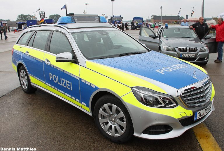 Cinci copii români, într-un BMW, au gonit zeci de kilometri cu aproape 200 km/h, cu poliția germană pe urme