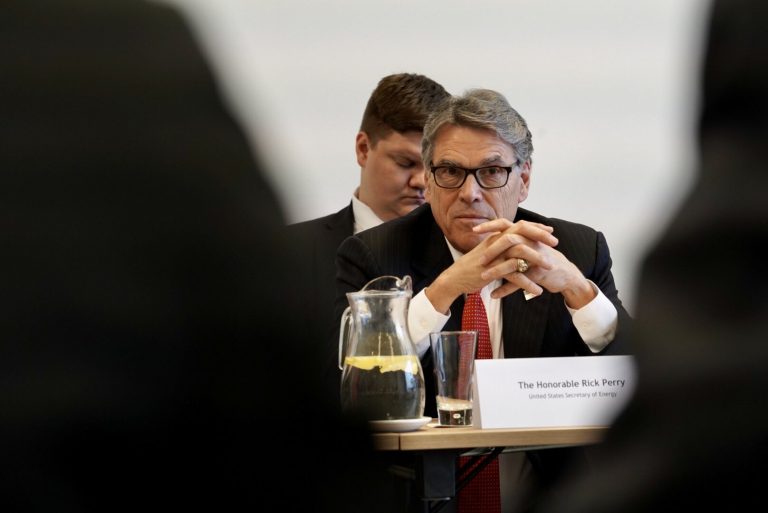 Rick Perry va demisiona la finalul anului, a anunțat Donald Trump