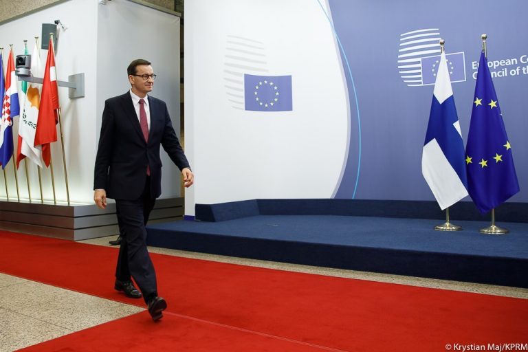 Polonia va continua reforma justiției, dar va ține cont de părerile UE