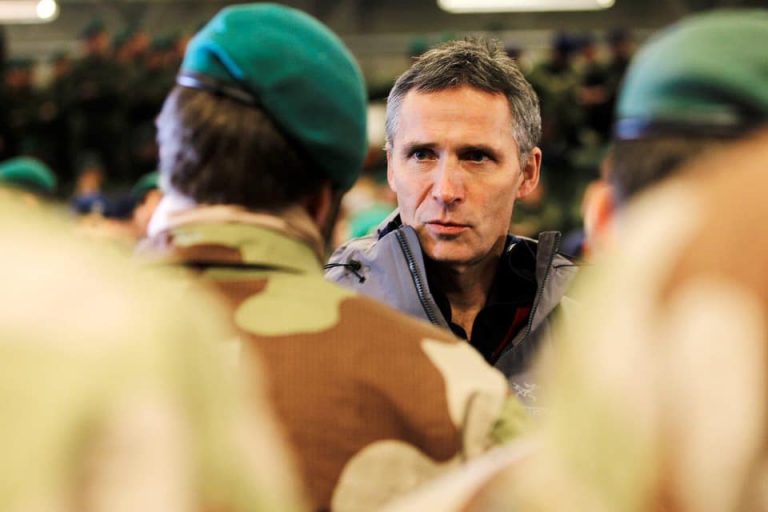 Secretarul general al NATO, într-o vizită surpriză la Kiev