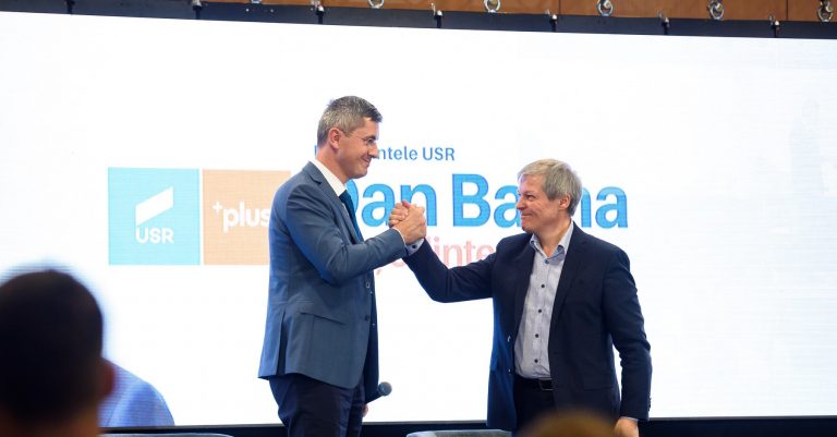 Cioloș propune USR crearea unui guvern din umbră