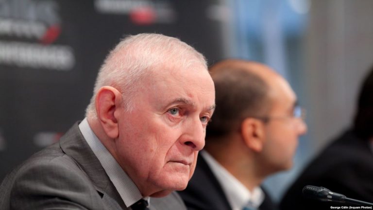 Adrian Vasilescu, consilier BNR: Guvernatorul Mugur Isărescu nu a colaborat cu Securitatea