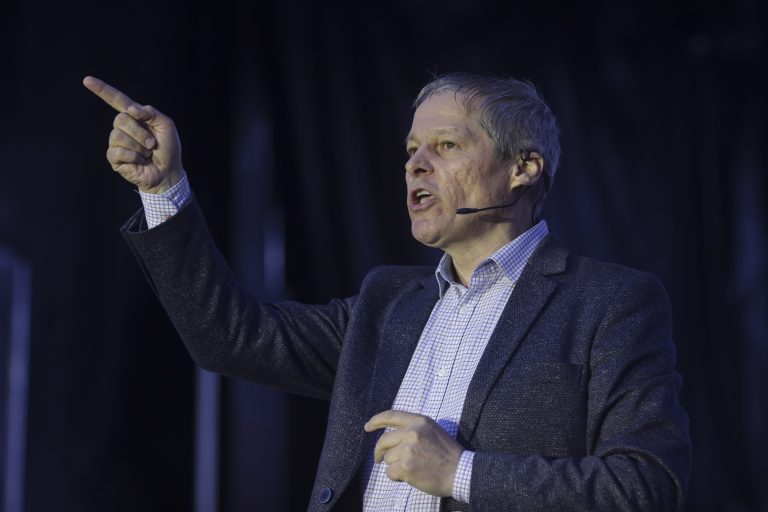 Dacian Cioloş, critic la adresa lui Drulă:  Dacă el crede că preşedintele face opoziţie, se înşală